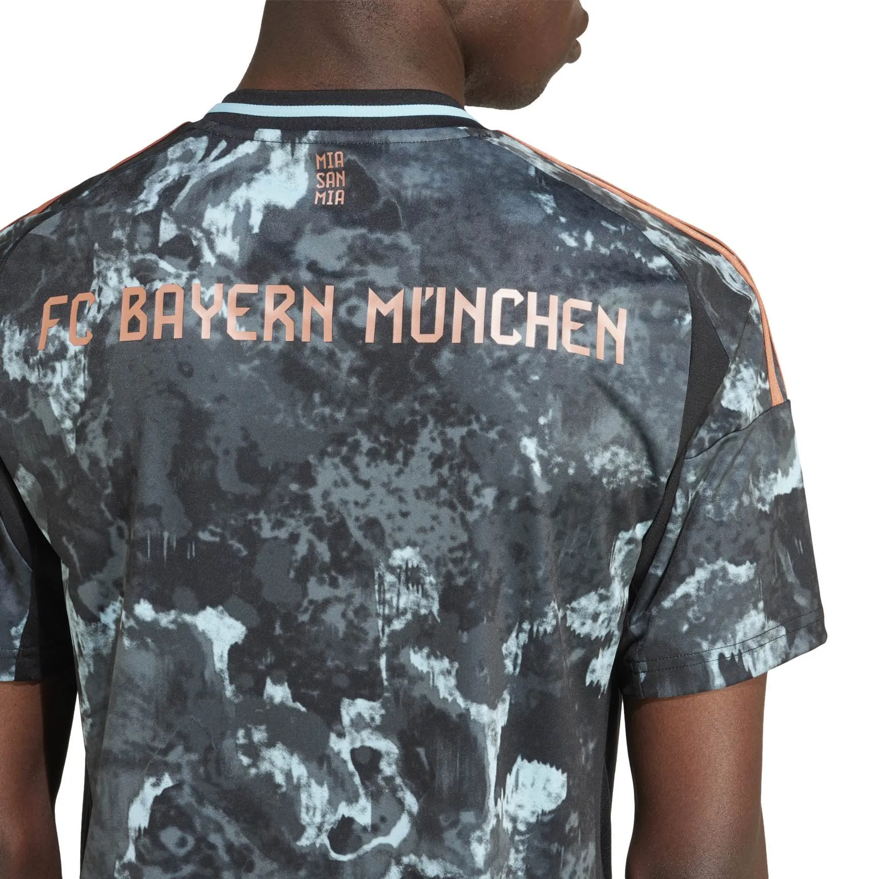 FC Bayern 24/25 Away Jersey